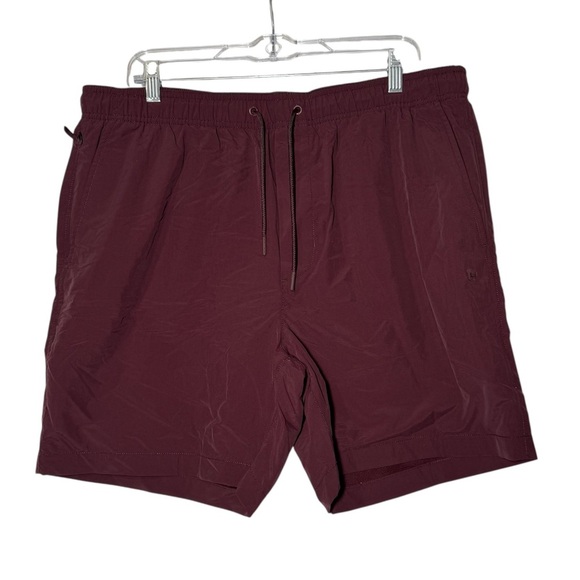 American Eagle 5.5” 24/7 Trekker Short Burgundy FLEX Size Large NWT Cargo - Picture 1 of 9